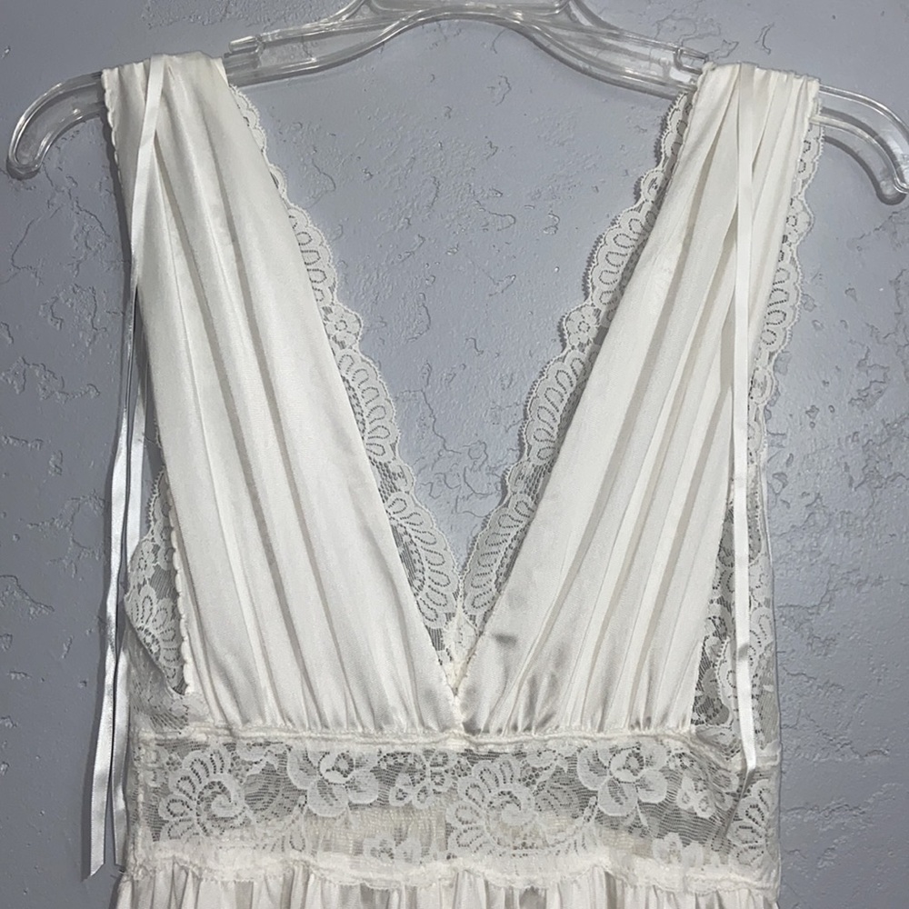 Vintage Olga Lace Front Waist Long Nightgown Bridal Lingerie Size Small - Picture 11 of 16